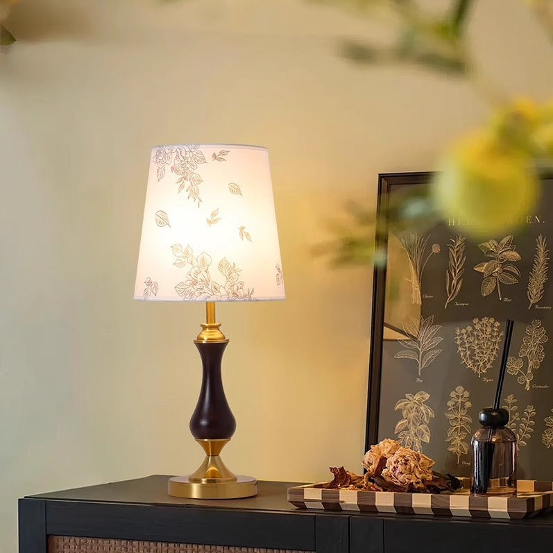 Zeitgenössische Retro Massivholz Metall Stoff Zylinder Gedruckt Blume 1-Licht Tischlampe Für Schlafzimmer 