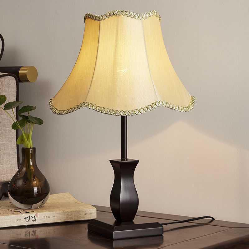 Contemporary Retro Wood Fabric Drum 1-Light Table Lamp For Bedside