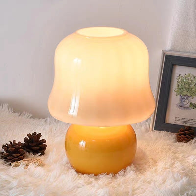 Traditional French Glass Mushroom Dome 1-Light Table Lamp For Bedside