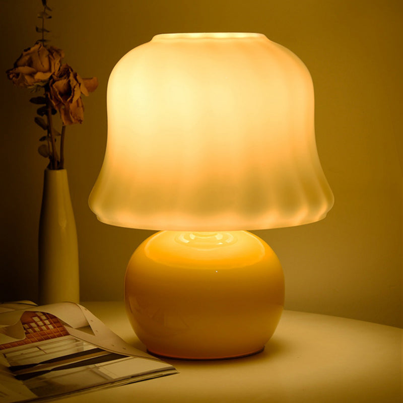 Traditional French Glass Mushroom Dome 1-Light Table Lamp For Bedside