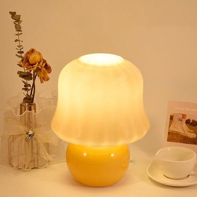 Traditional French Glass Mushroom Dome 1-Light Table Lamp For Bedside