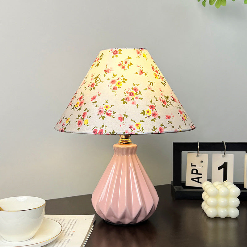 Traditional French Fabric Ceramic Flower Conic 1-Light Table Lamp For Bedside