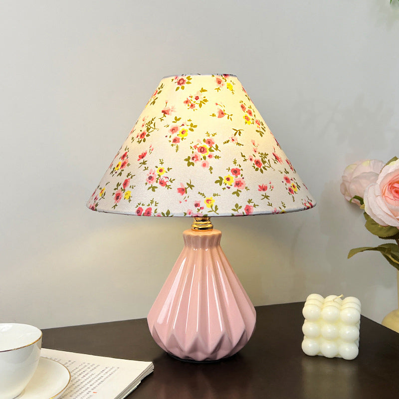 Traditional French Fabric Ceramic Flower Conic 1-Light Table Lamp For Bedside