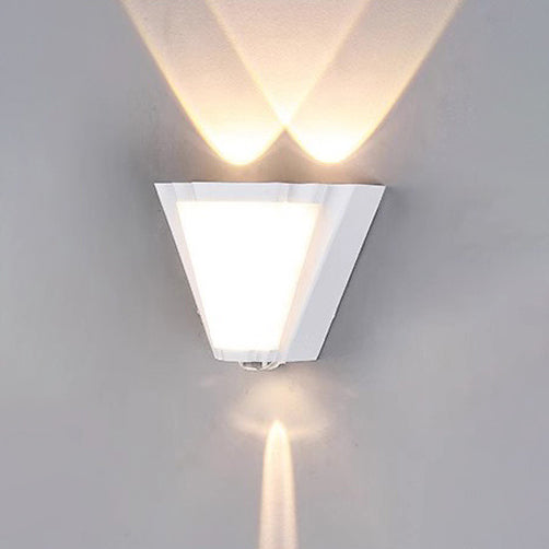 Modern Simplicity Waterproof Aluminum Acrylic Triangle LED Wall Sconce Lamp For Outdoor Patio