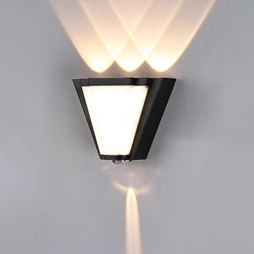 Modern Simplicity Waterproof Aluminum Acrylic Triangle LED Wall Sconce Lamp For Outdoor Patio