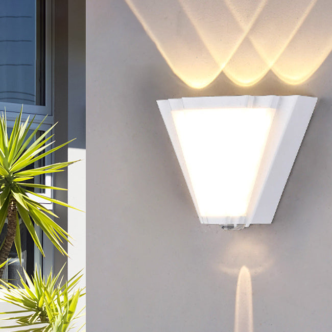 Modern Simplicity Waterproof Aluminum Acrylic Triangle LED Wall Sconce Lamp For Outdoor Patio