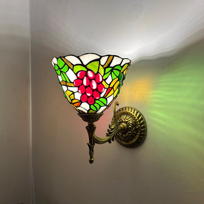 Traditional Tiffany Glass Zinc Alloy Bowl Petal Beads 1-Light Wall Sconce Lamp For Hallway