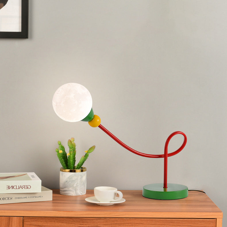 Moderne Art Deco Kinder Eisen PLA Mond Kabelgebundene 1-Licht Tischlampe für das Studium 