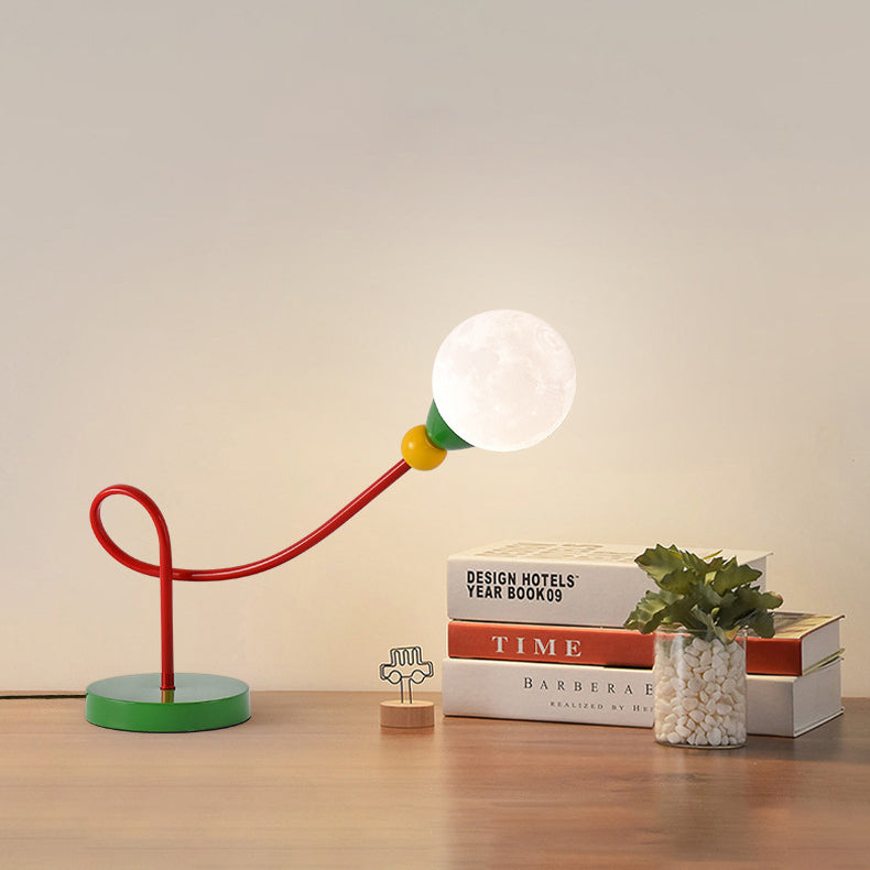 Moderne Art Deco Kinder Eisen PLA Mond Kabelgebundene 1-Licht Tischlampe für das Studium 