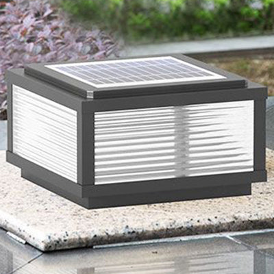 Moderne minimalistische Solar wasserdichte quadratische Streifen Aluminiumlegierung Glas LED Landschaftsbeleuchtung Außenleuchte für Außenterrasse 