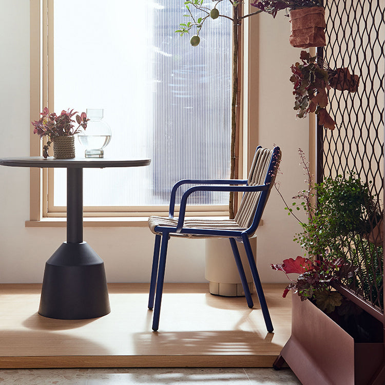 Chaise de salle à manger en aluminium avec dossier creux carré rustique traditionnel et accoudoirs pour salle à manger 