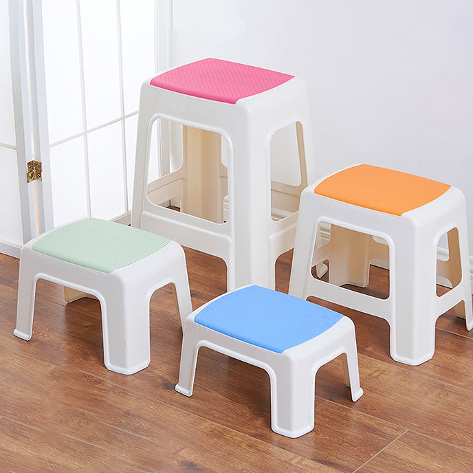 Tabouret bas rectangulaire minimaliste moderne en plastique PP pour salon 