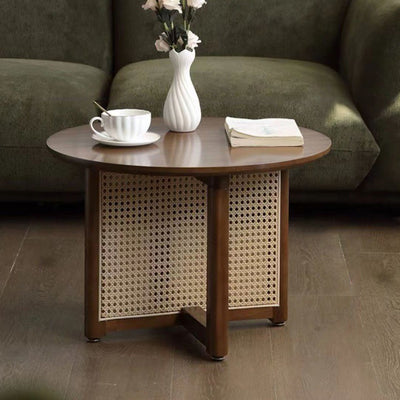 Table basse contemporaine ronde en bois avec tissage en rotin à pieds croisés pour salon 