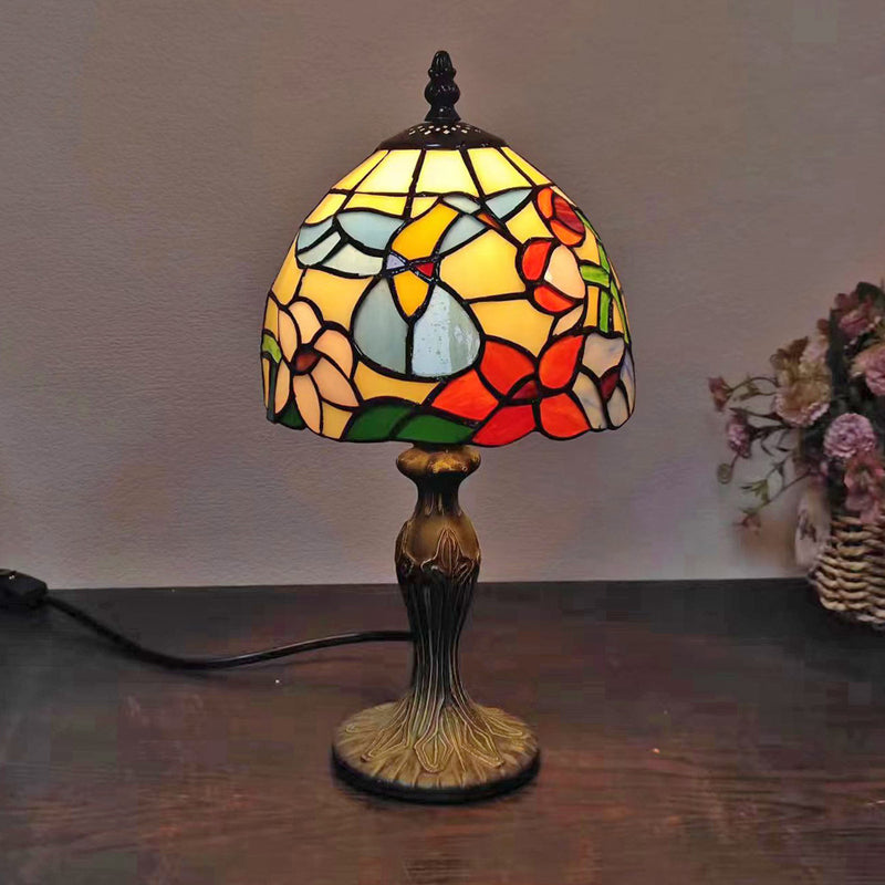 Traditional Tiffany Dome Flower Zinc Stained Glass 1-Light Table Lamp For Bedroom