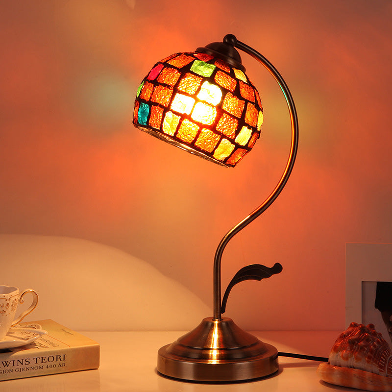 Traditional Tiffany Round Spherical Glass Hardware 1-Light Table Lamp For Living Room