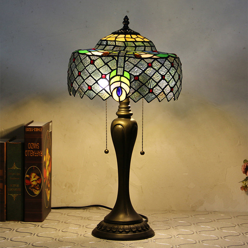 Traditional Tiffany Petal Glass Resin 1-Light Table Lamp For Living Room