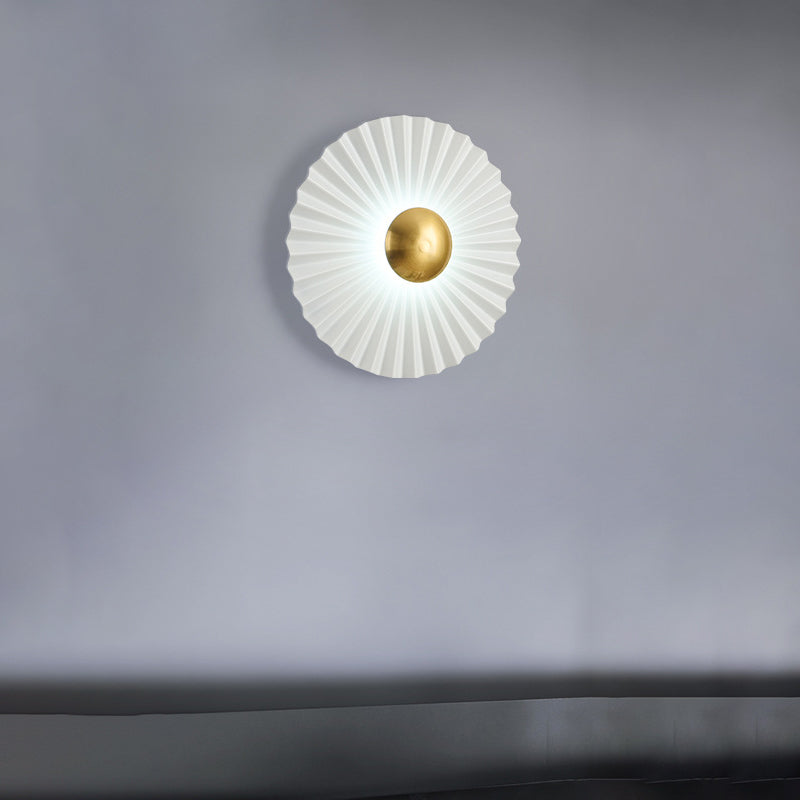 Contemporary Creative Round Scallop Hardware LED Wall Sconce Lamp For Living Room