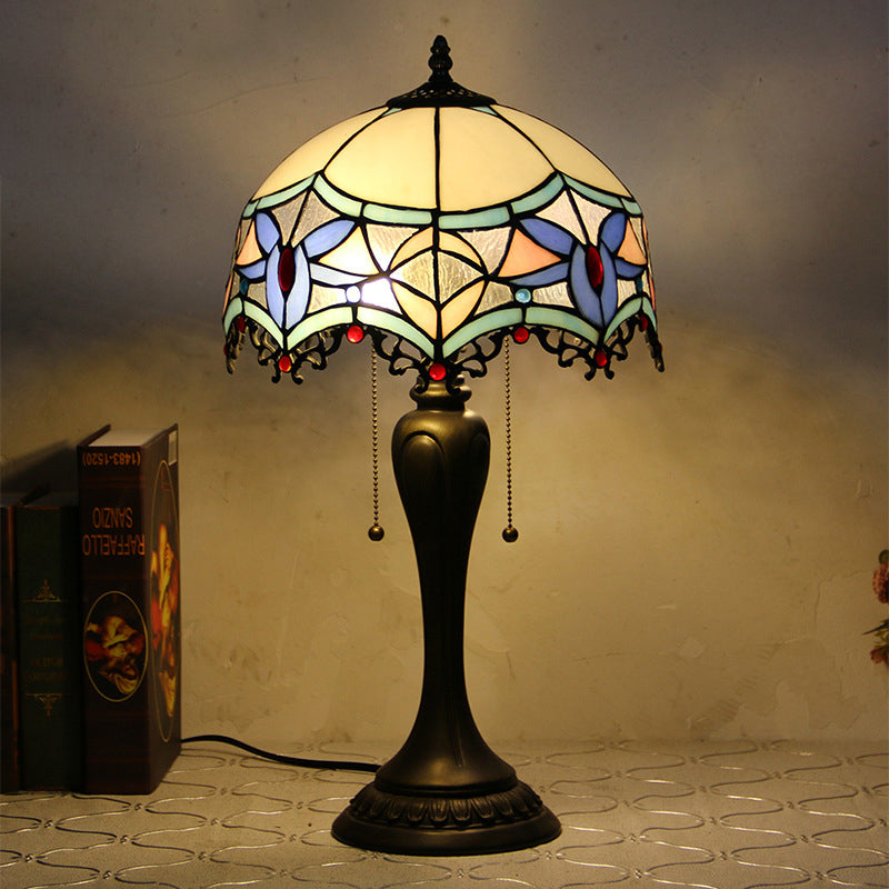 Traditional Tiffany Petal Glass Resin 1-Light Table Lamp For Living Room