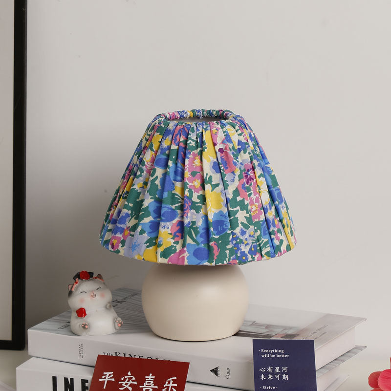 Traditional European Pastoral Floral Pattern Fabric Shade Ceramic Round Base 1-Light Table Lamp For Bedroom