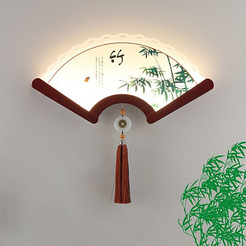 Traditional Chinese Scalloped Acrylic Plant Elements Shade Wooden Edge LED Wall Sconce Lamp For Living Room