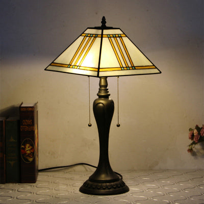 Traditional Tiffany Petal Glass Resin 1-Light Table Lamp For Living Room