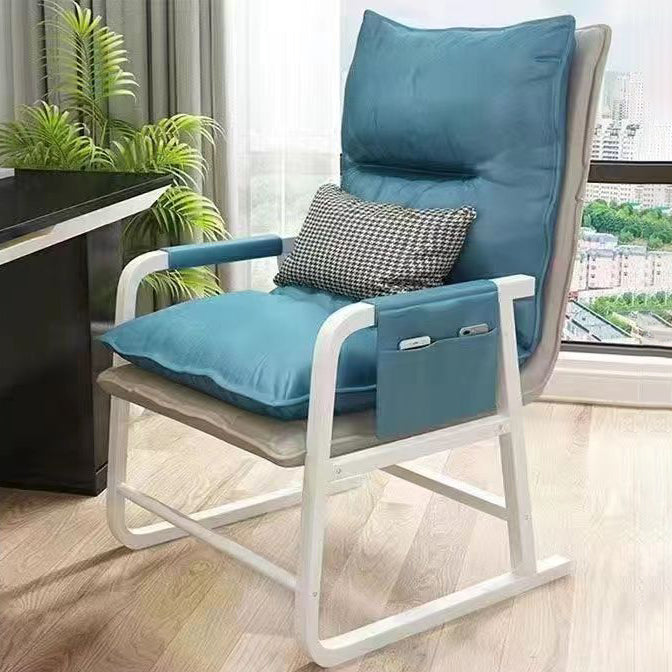 Silla rectangular de cuero y acero minimalista moderna con respaldo y reposabrazos para sala de estar 