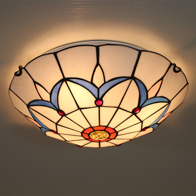 Plafonnier encastré à 3 lumières en verre teinté rond méditerranéen traditionnel Tiffany pour le salon 