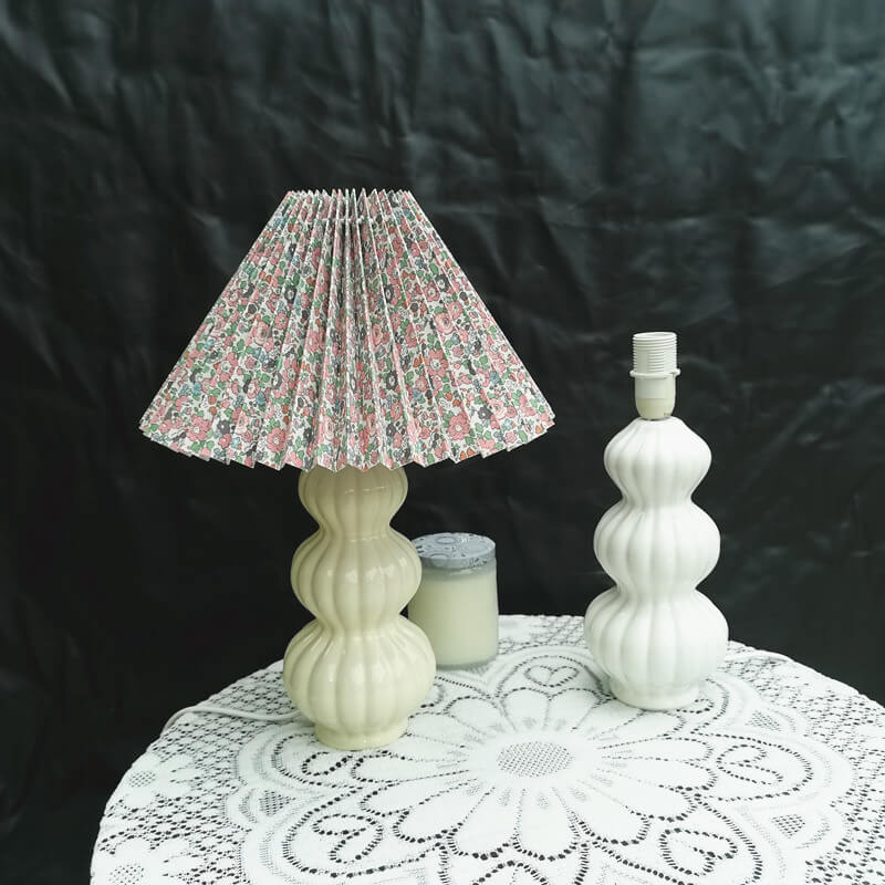 Europäische kreative plissierte Tischlampe aus Keramikgewebe mit 1 Leuchte 
