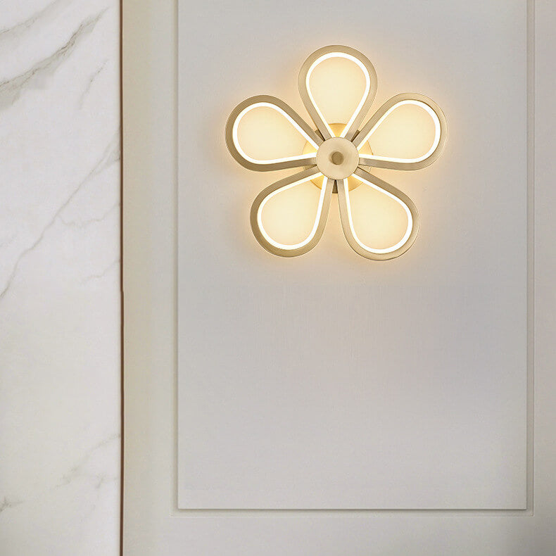 Modern Luxury Petal Shape Brass LED Wall Sconce Lamp