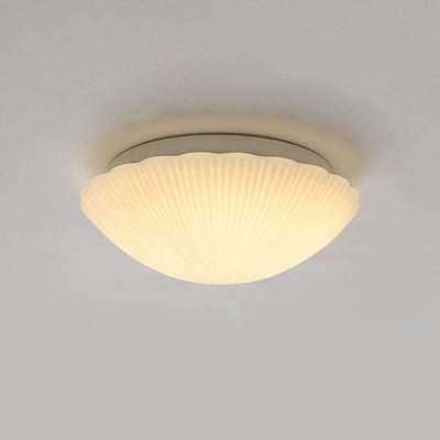 Moderne französische cremefarbene LED-Deckenleuchte aus Muschelglas 
