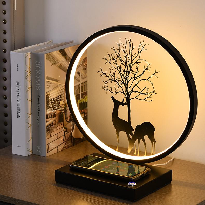 Dekorativer Baum &amp; Hirsche Handy Wireless Charging Touch Dimming LED Tischlampe 