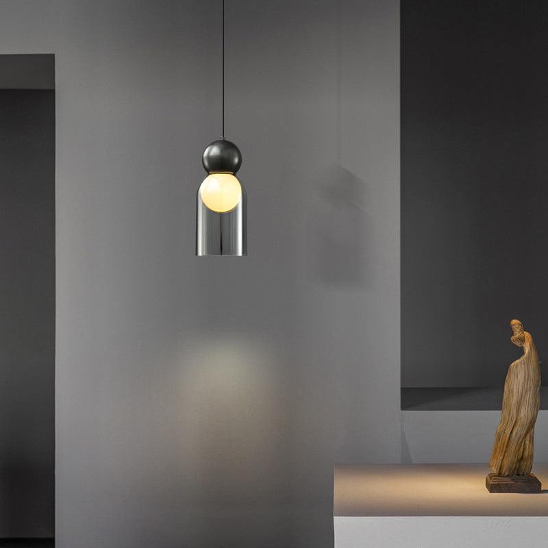 Lampe suspendue moderne à 1 lumière avec colonne en verre et boule de cuivre 