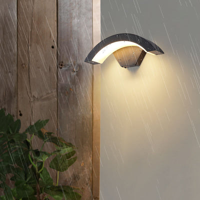 Modern Outdoor Waterproof Aluminum Acrylic Curved LED Wall Sconce Lamp