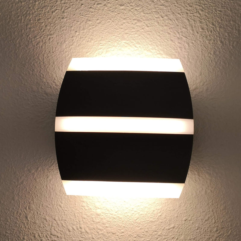 Moderne minimalistische geometrische quadratische wasserdichte LED-Wandleuchte für den Außenbereich 