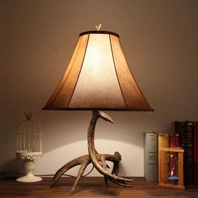 Lampe de table européenne créative en résine à motif de faux cerf et abat-jour en tissu à 1 lumière 