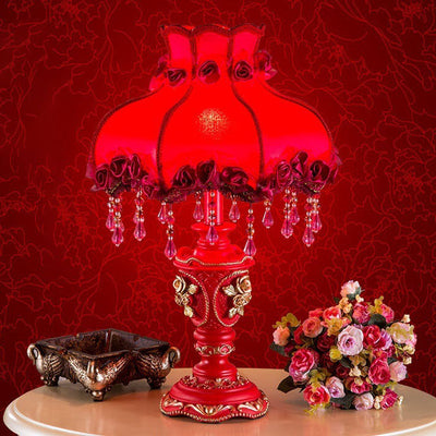 Europäische Hochzeit Rot Stoff Quaste Harz 1-Licht Tischlampe