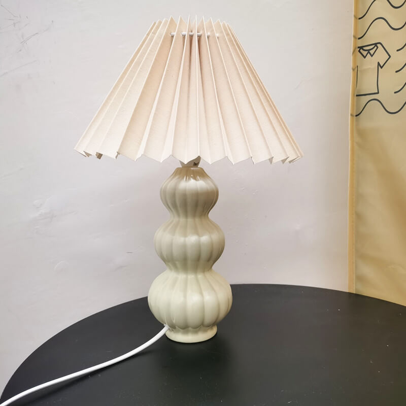 Europäische kreative plissierte Tischlampe aus Keramikgewebe mit 1 Leuchte 