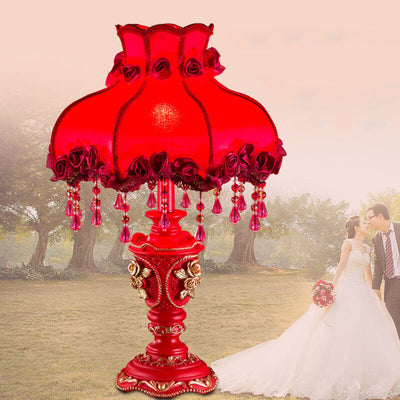 Lampe de table à 1 lumière en résine à pampilles en tissu rouge pour mariage européen 