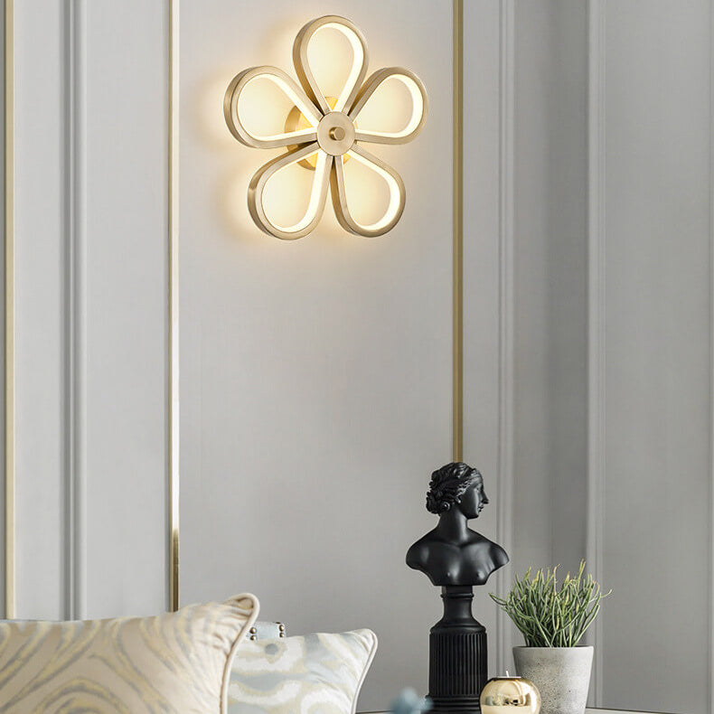 Modern Luxury Petal Shape Brass LED Wall Sconce Lamp