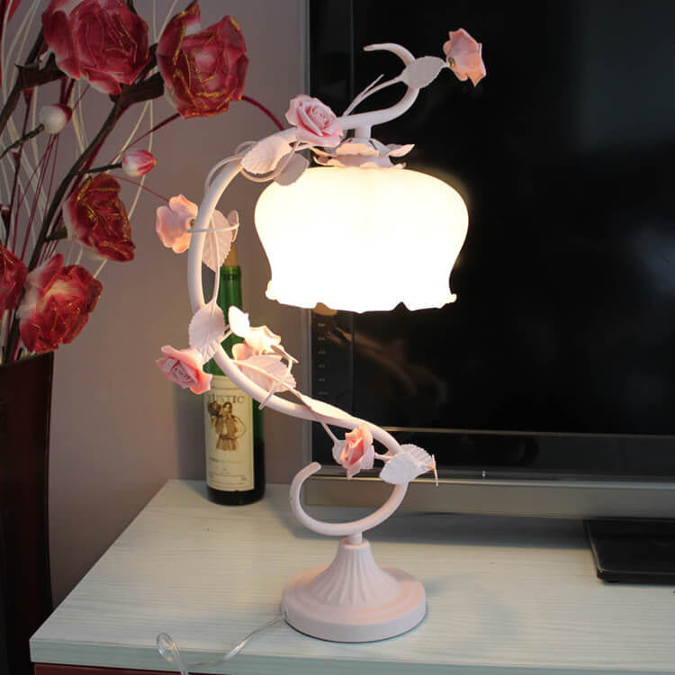 Vintage romantische rosa Glaskeramik Rosen 1-flammige Tischlampe