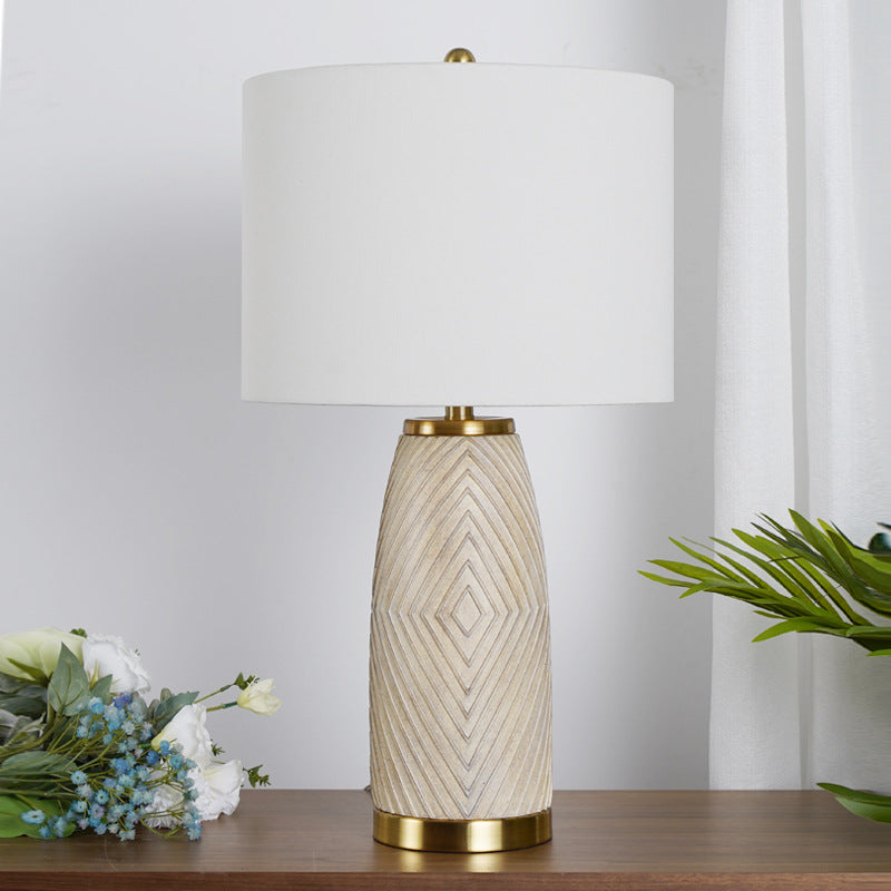 Lampe de table moderne à 1 lumière en forme de tambour en tissu de luxe et en résine 