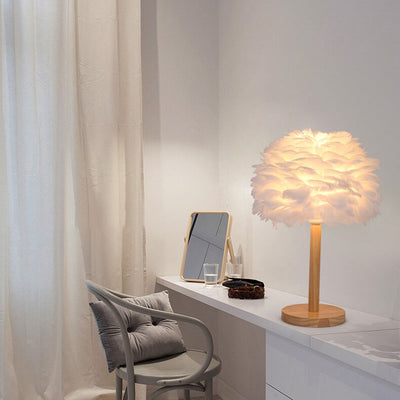 Lampe de table moderne et créative à 1 lumière en bois massif avec plumes décoratives 