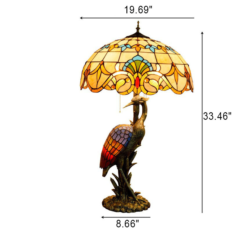 Europäische Retro Light Luxury Tiffany Female Crane Buntglas 3-Licht-Tischlampe 