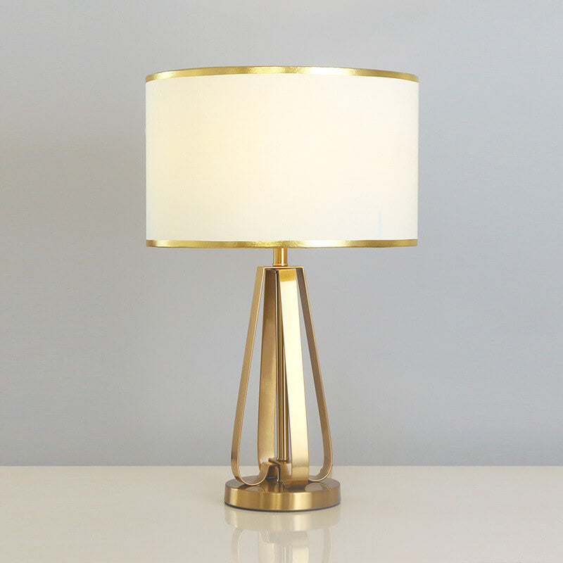 Lampe de table moderne à 1 lumière en forme de fleur en fer doré de luxe nordique 