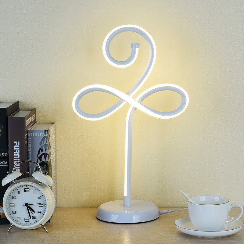 Moderne minimalistische Blumen-Aluminium-Eisen-LED-Tischlampe