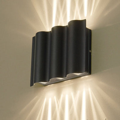 Lampe d'applique murale extérieure LED étanche en verre d'aluminium de vague moderne 