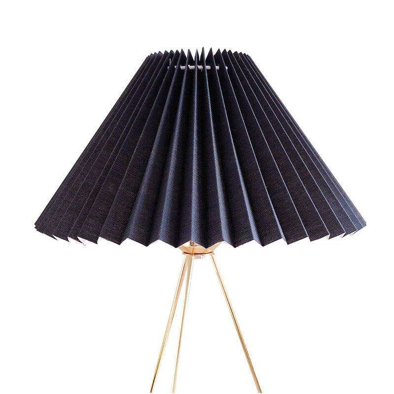 Modern Minimalist Solid Color Iron Pleated 1-Light Table Lamp