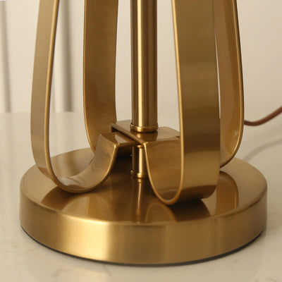 Moderne leichte Luxus-Nordische Gold-Eisen-Blumenform 1-Licht-Tischlampe 