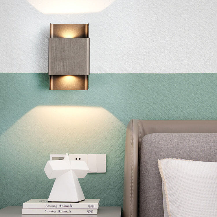 Moderne, minimalistische, rechteckige, doppelköpfige LED-COB-Wandleuchte aus Aluminium 