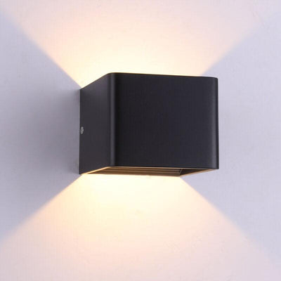 Moderne mehrfarbige quadratische 1-Licht-LED-Mini-Wandleuchte aus Aluminium 